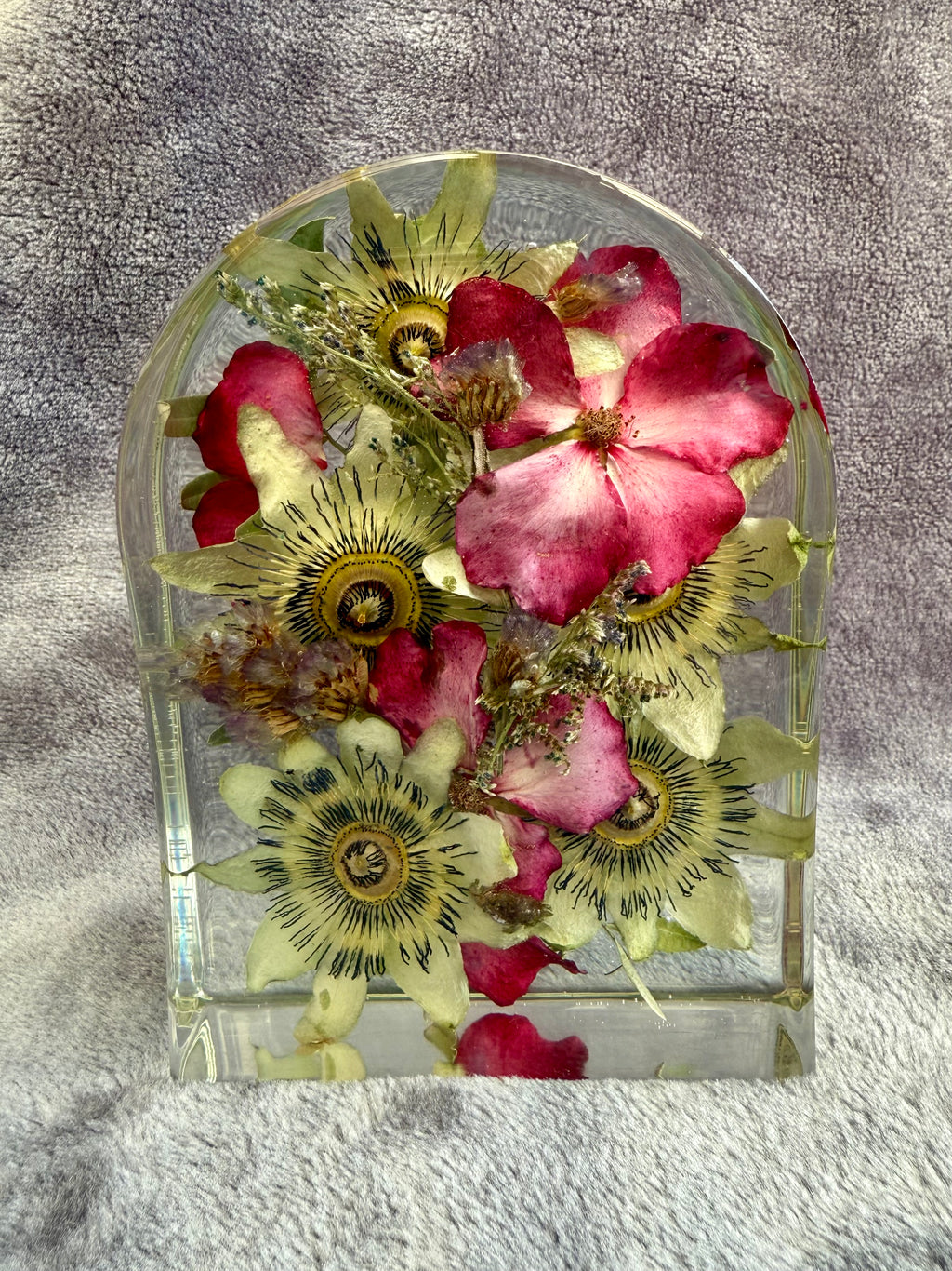 Custom handmade resin Arch with preserved real flowers, unique gift