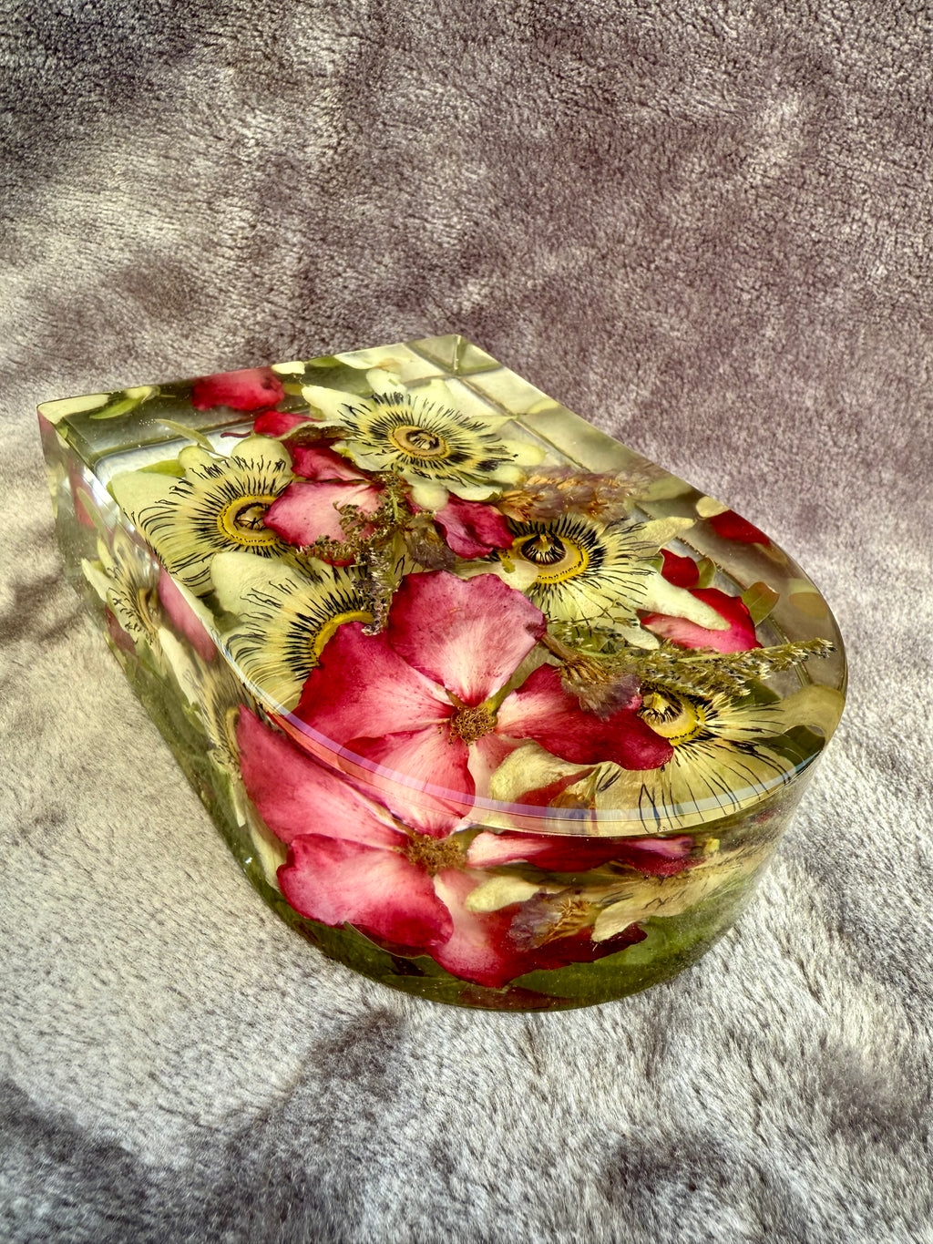 Custom handmade resin Arch with preserved real flowers, unique gift